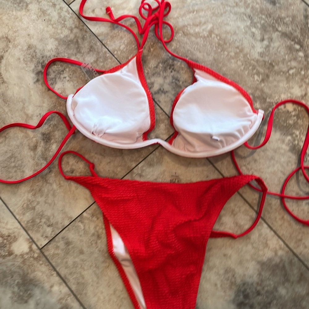 Red Bikini - Picture 2 of 2